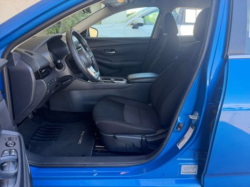 Used 2025 Nissan Sentra SV FWD image 35