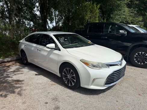 Used 2016 Toyota Avalon XLE FWD image 2