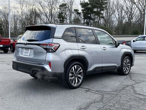 Used 2025 Subaru Forester Touring w/ Popular Package - Touring image 5