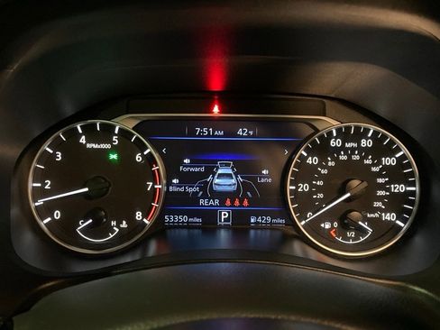 Used 2024 Nissan Altima 2.5 SV image 14