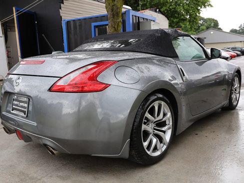 Used 2013 Nissan 370Z Roadster image 4