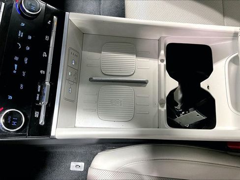 Used 2025 Hyundai Santa Fe SEL image 17