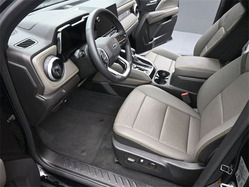 Used 2023 Chevrolet Colorado ZR2 w/ ZR2 Convenience Package III image 9