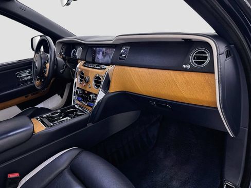 Used 2019 Rolls-Royce Cullinan AWD/4WD image 32