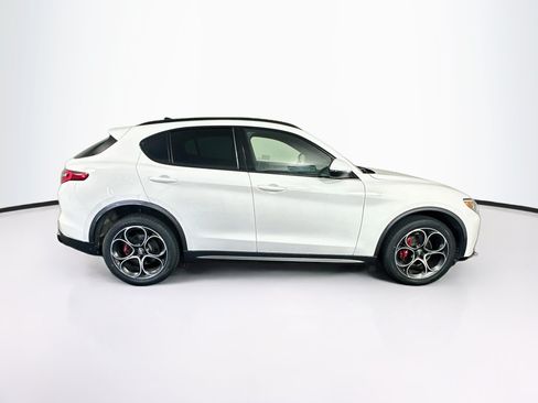 Used 2023 Alfa Romeo Stelvio Ti AWD/4WD image 10