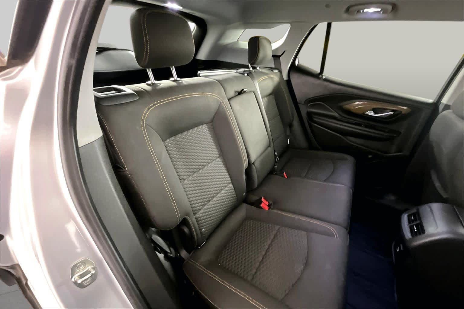 Used 2020 GMC Terrain SLE w/ Driver Convenience Package FWD image 19