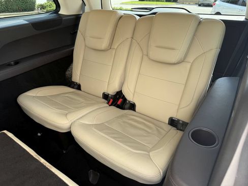 Used 2017 Mercedes-Benz GLS 450 4MATIC image 25