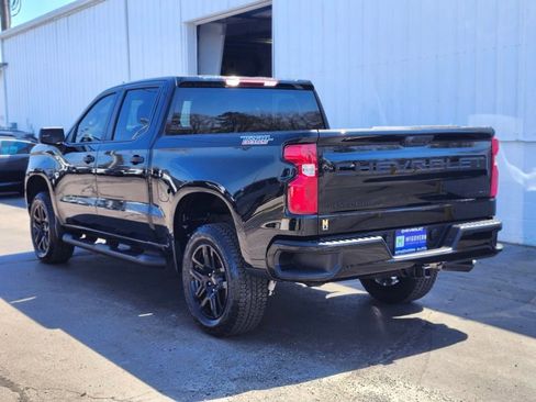 Used 2025 Chevrolet Silverado 1500 Custom Trail Boss w/ Turbomax Blackout Package AWD/4WD image 3