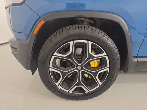 Used 2024 Rivian R1S Adventure Quad AWD/4WD image 9
