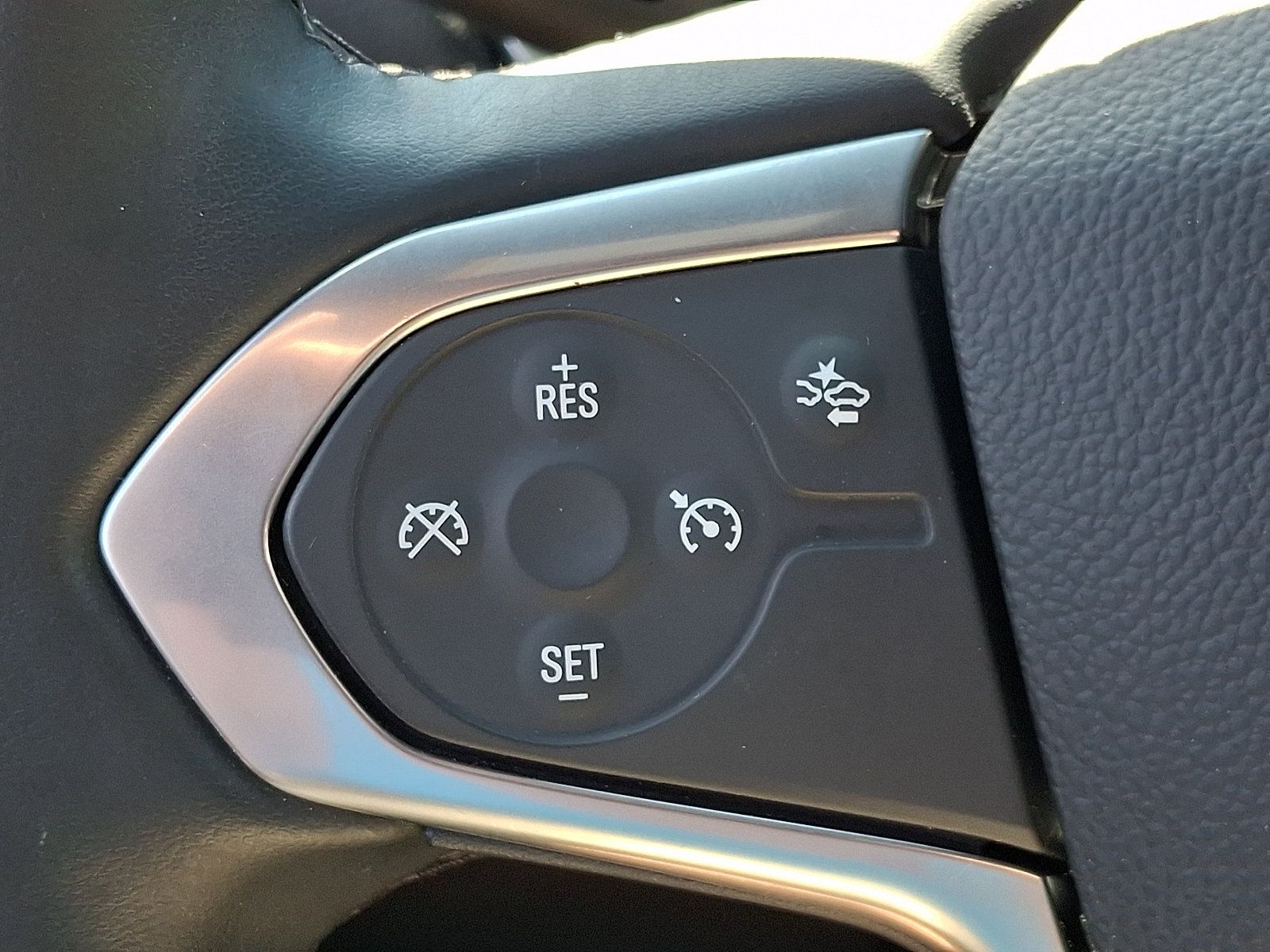 Certified 2023 Chevrolet Traverse LT AWD/4WD image 23