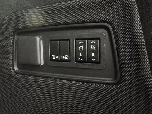 Used 2021 Cadillac Escalade ESV Sport image 40