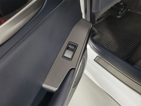 Used 2023 Lexus IS 350 F Sport w/ Navigation Package image 13