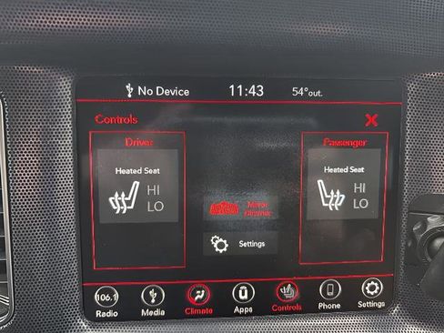 Used 2018 Dodge Charger R/T RWD image 15