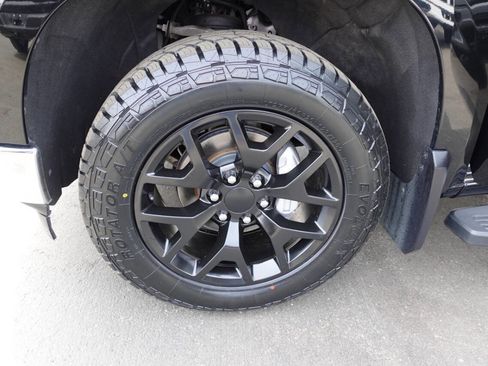 Used 2024 Chevrolet Silverado 1500 LT AWD/4WD image 55