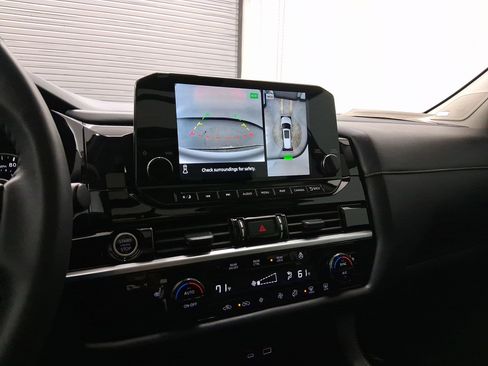 Used 2024 Nissan Pathfinder SL w/ SL Premium Package image 26