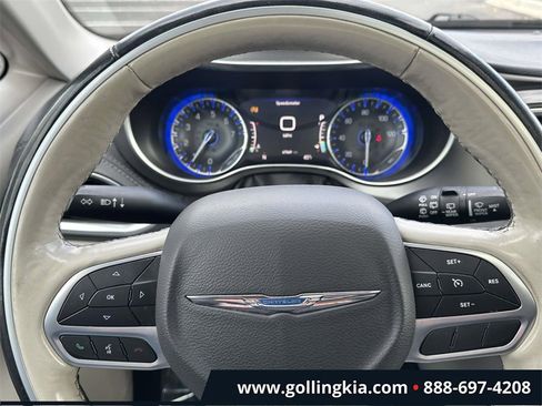 Used 2019 Chrysler Pacifica Limited image 22