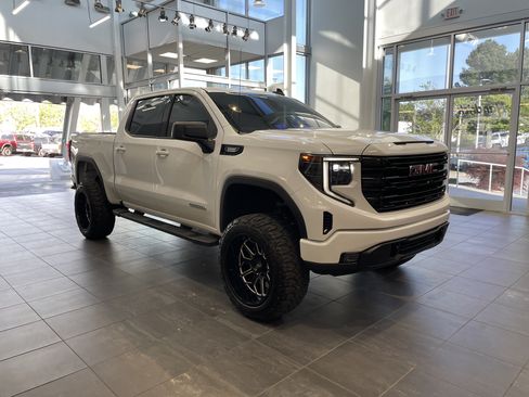 Used 2024 GMC Sierra 1500 Elevation AWD/4WD image 2