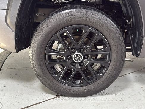 Used 2024 Toyota Tundra Limited image 22