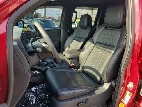 Certified 2022 Nissan Frontier PRO-4X w/ Pro-4X Premium Package AWD/4WD image 15