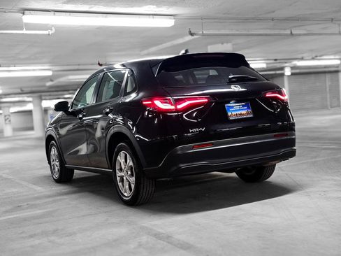 Used 2023 Honda HR-V LX image 5