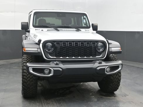 Used 2024 Jeep Wrangler Unlimited AWD/4WD image 3