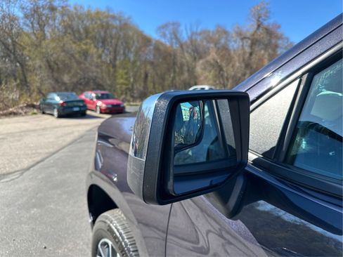 Used 2023 Chevrolet Silverado 1500 LT AWD/4WD image 25