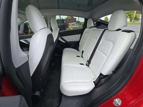 Used 2021 Tesla Model Y Long Range AWD/4WD image 3
