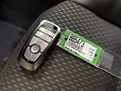 Used 2024 Ford Escape ST-Line w/ Tech Pack #1 AWD/4WD image 29