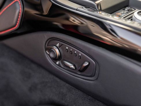 Used 2021 Aston Martin V8 Vantage Coupe RWD image 31