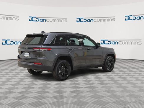 New 2026 Jeep Grand Cherokee 4WD image 8