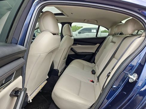 Used 2024 MAZDA MAZDA3 s FWD image 11