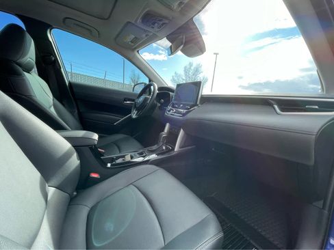 Used 2023 Toyota Corolla Cross XLE image 27