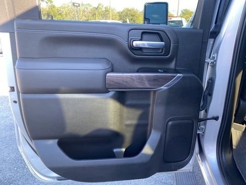 Used 2022 Chevrolet Silverado 3500 LTZ image 28