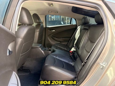 Used 2017 Chevrolet Volt LT FWD image 27