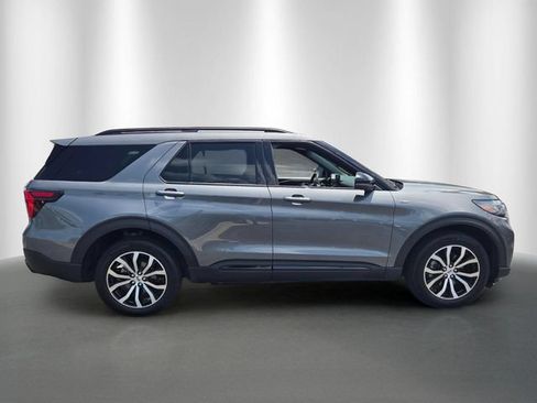Certified 2025 Ford Explorer ST-Line AWD/4WD image 6