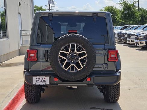 New 2026 Jeep Wrangler Unlimited Sahara AWD/4WD image 4