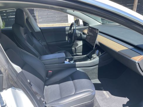 Used 2019 Tesla Model 3 Standard Range Plus RWD image 10