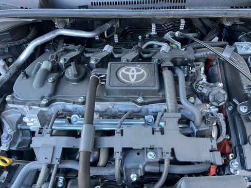 Used 2025 Toyota Corolla SE image 22