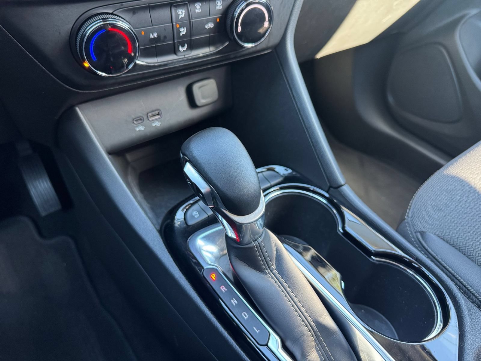 Used 2025 Buick Encore GX Preferred AWD/4WD image 39