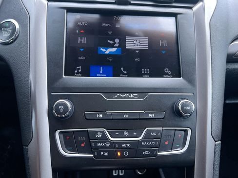 Used 2019 Ford Fusion SE AWD/4WD image 19