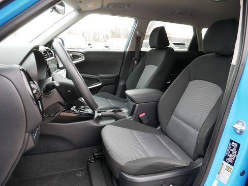 Certified 2024 Kia Soul S FWD image 35