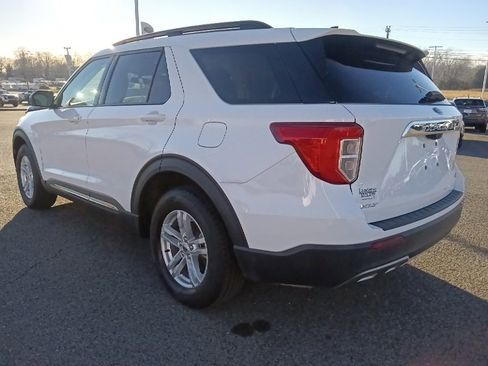 Used 2023 Ford Explorer XLT w/ Equipment Group 202A image 5