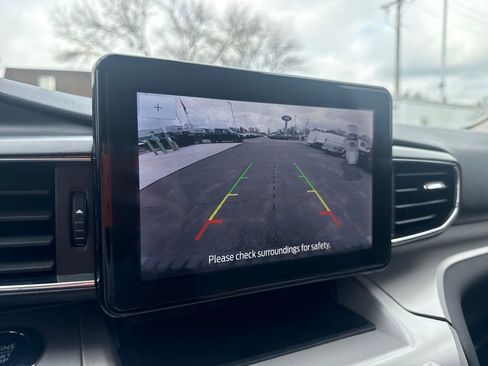 Used 2024 Ford Explorer XLT w/ Equipment Group 202A image 35