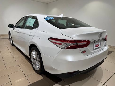Certified 2020 Toyota Camry XLE w/ Carpet Mat Package FWD image 3