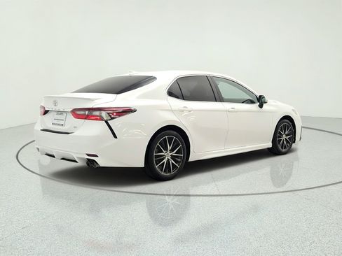 Used 2023 Toyota Camry SE w/ Convenience Package FWD image 5