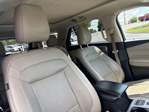 Used 2020 Ford Explorer Limited RWD image 9