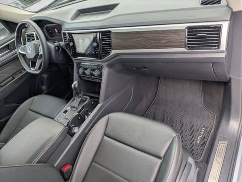 Used 2023 Volkswagen Atlas SE FWD image 21