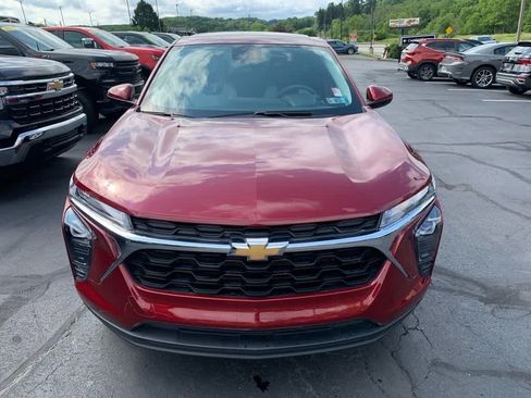 Used 2024 Chevrolet Trax LS w/ LS Convenience Package FWD image 9