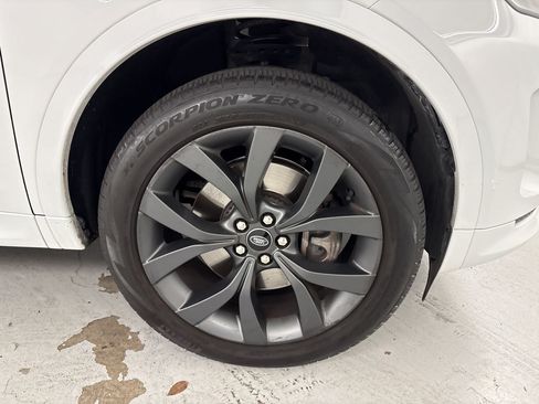 Used 2023 Land Rover Discovery Sport SE R-Dynamic AWD/4WD image 13