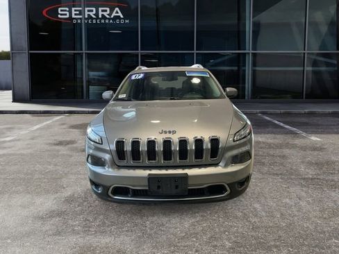 Used 2017 Jeep Cherokee Limited image 6